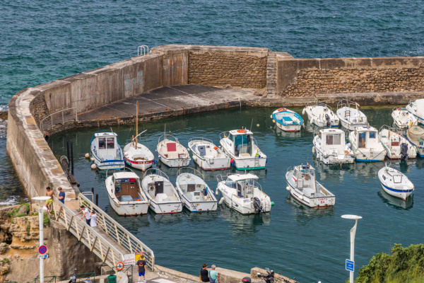 Pêche dans le golfe de Gascogne : à quai… et indemnisé ?