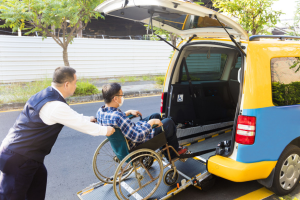 Transport d’utilité sociale : vers un élargissement du service ?