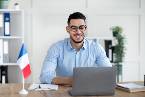 Formation au français langue étrangère : du temps de travail effectif ?